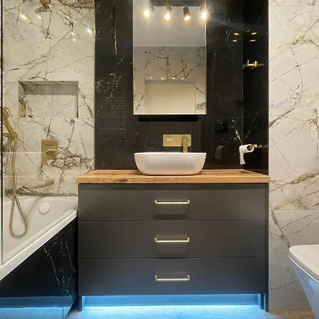 Lägenhet Rocco Z Ogrodkiem Nad Morzem